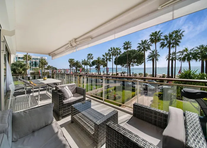 Ref 1337 - Cannes Croisette - Sea View Apartment For Rent